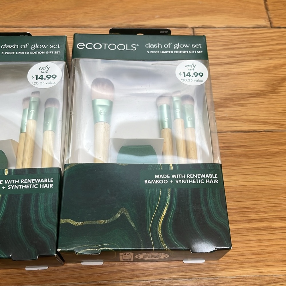 3 Brand New Sets of EcoTools Dash of Glow - Picture 2 of 5